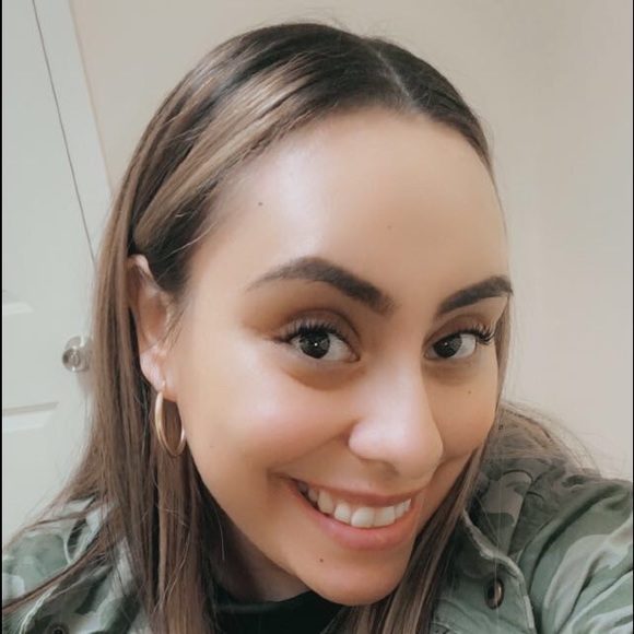 Meet your Posher, Jennifer - Picture 1 of 1